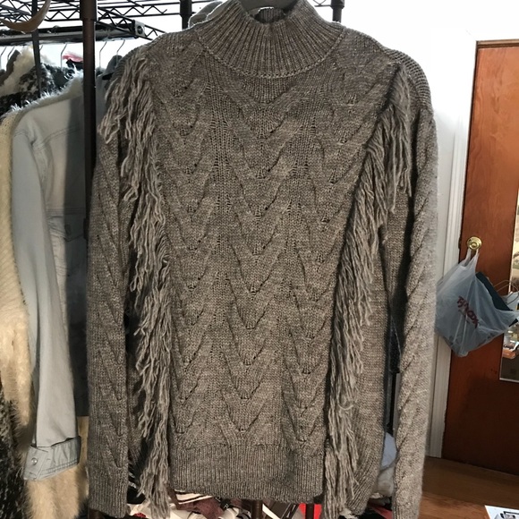 TOPSHOP Women’s Gray Fringe Cable Jumper - Picture 3 of 5